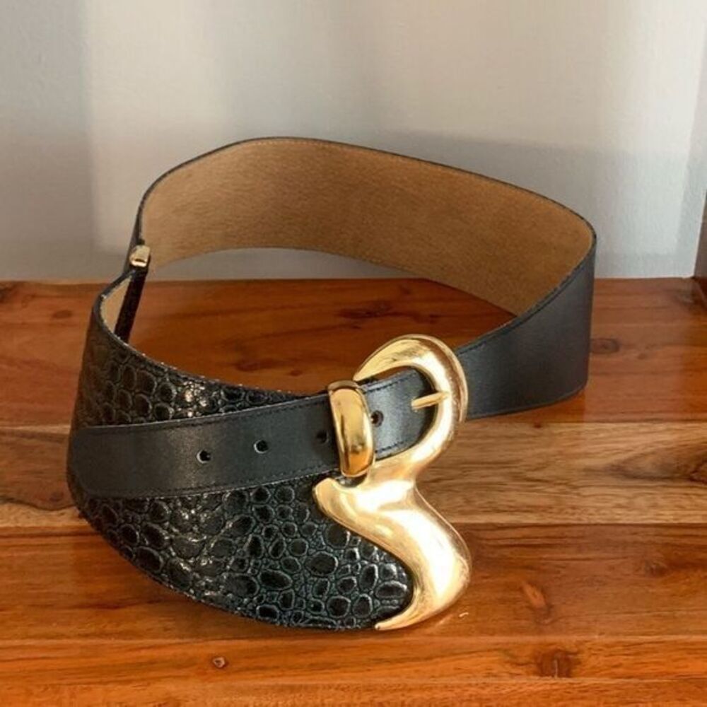 Green Gold Ladies textured asymmetrical belt